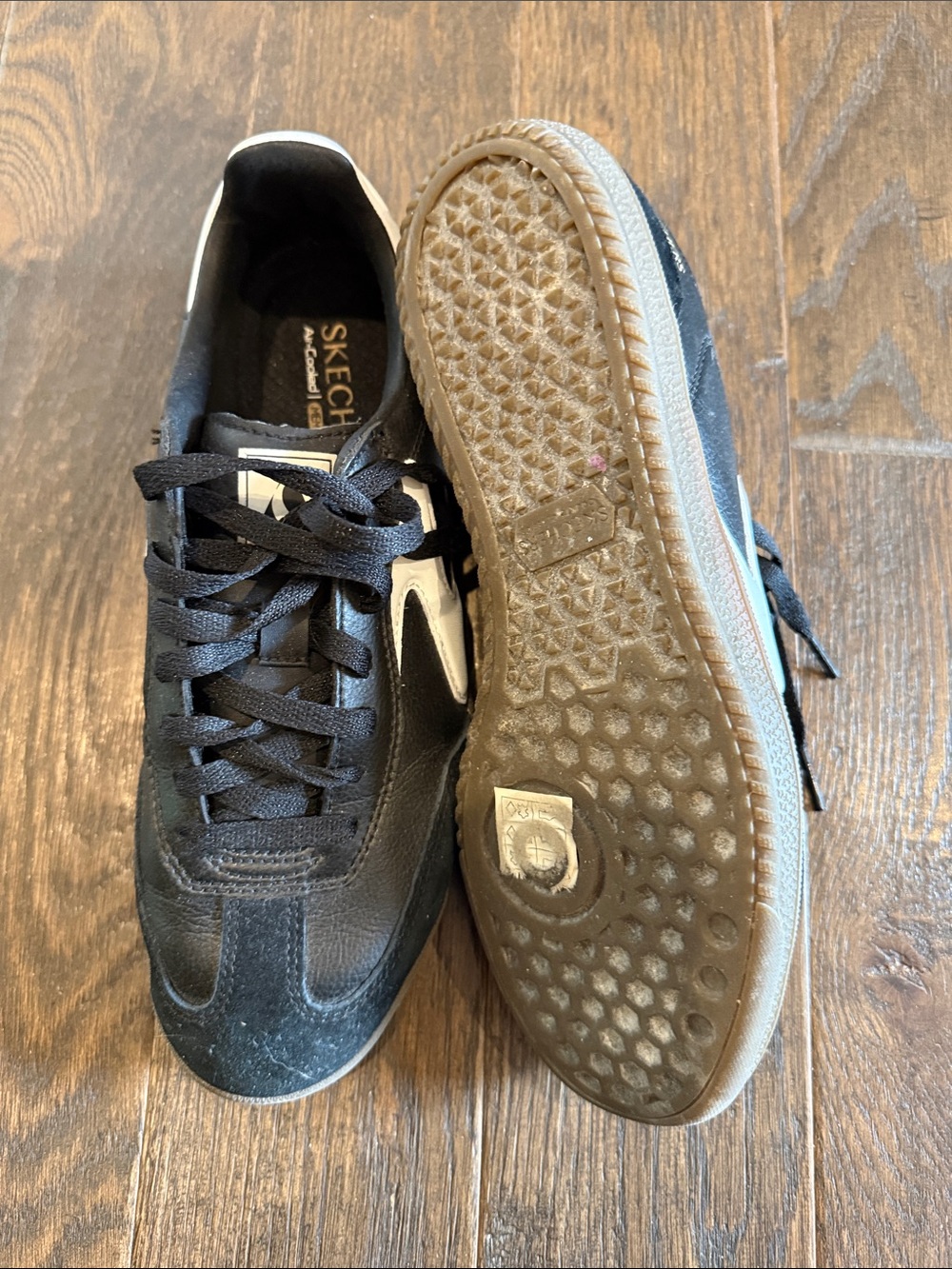 Skechers Women’s Black Sneakers with White Accents - Picture 4 of 6
